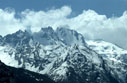 <center>Image prise depuis le Val de Rhêmes ; majestueux sommets.<br>
Le Grand Paradis culmine à 4061 mètres alors que le refuge Victor Emmanuel, un des lieux de départ pour le sommet, se trouve à 2732 mètres. 
 le grand paradis 